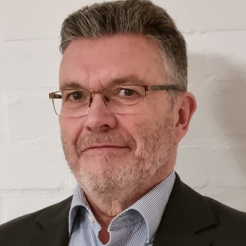 Dr Paul Groves